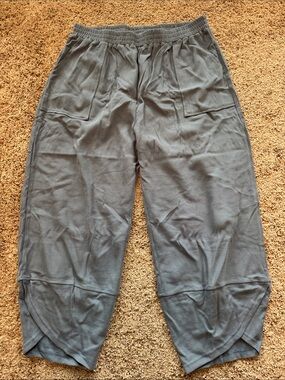 NWT - Size 2XL- Cozy Lightweight Textured Cropped Pants in Slate Gray